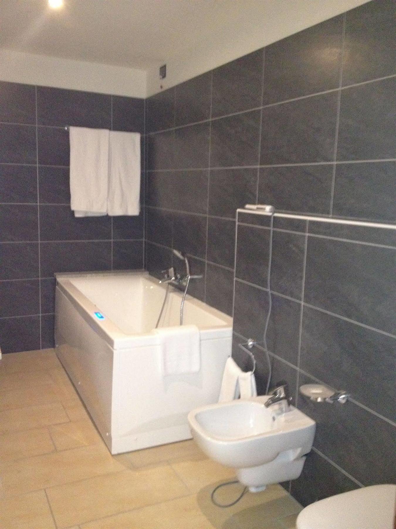 Hotel Cascina Canova Uggiate-Trevano Bagian luar foto